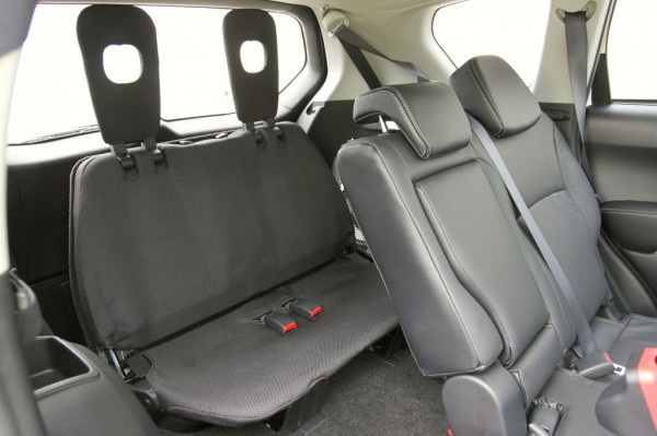 PEUGEOT 4007