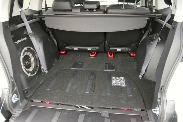 PEUGEOT 4007