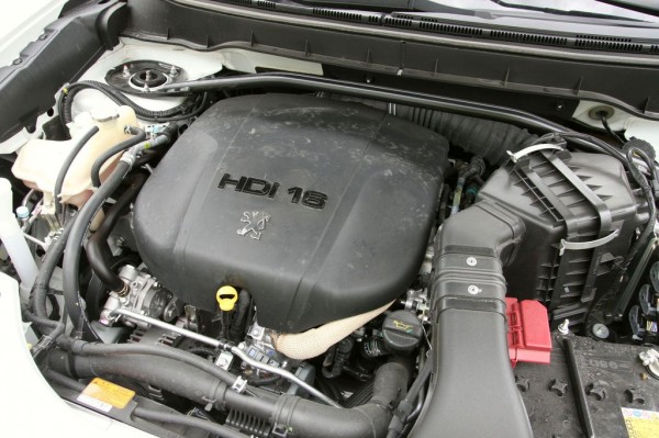 PEUGEOT 4007