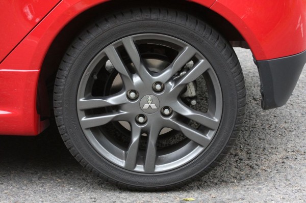 MITSUBISHI COLT