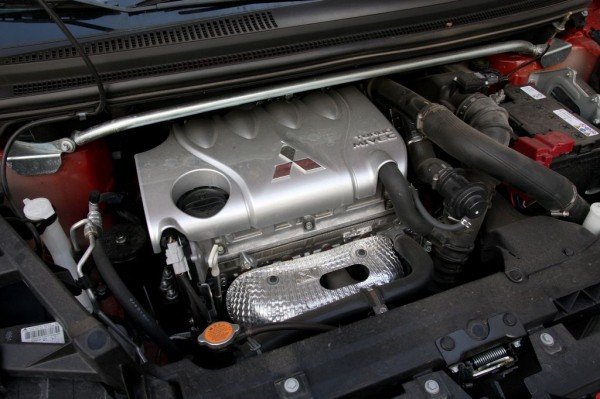 MITSUBISHI COLT