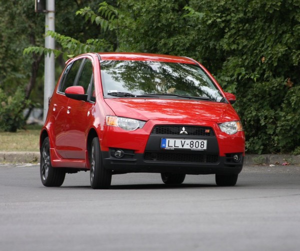 MITSUBISHI COLT