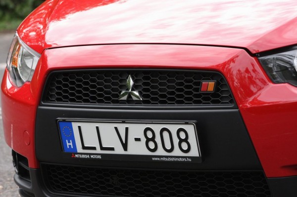 MITSUBISHI COLT