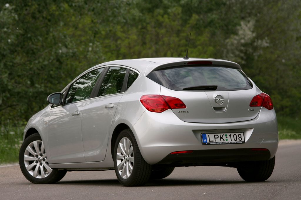 OPEL ASTRA J