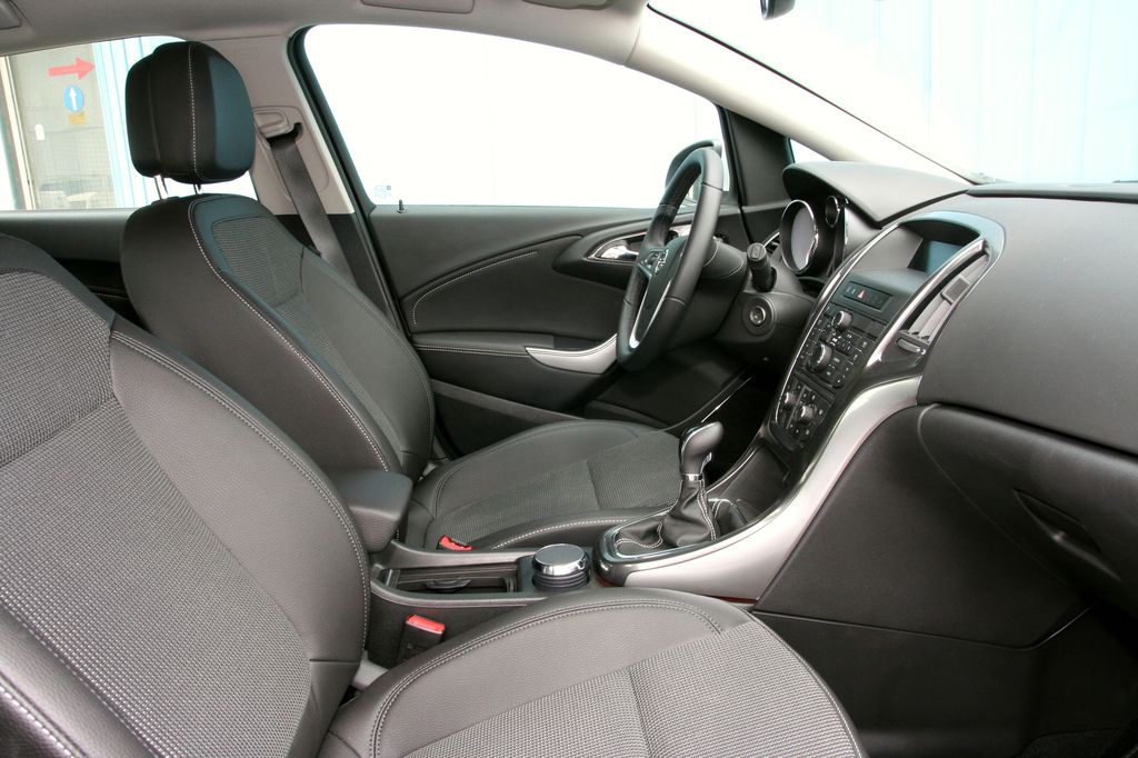OPEL ASTRA J