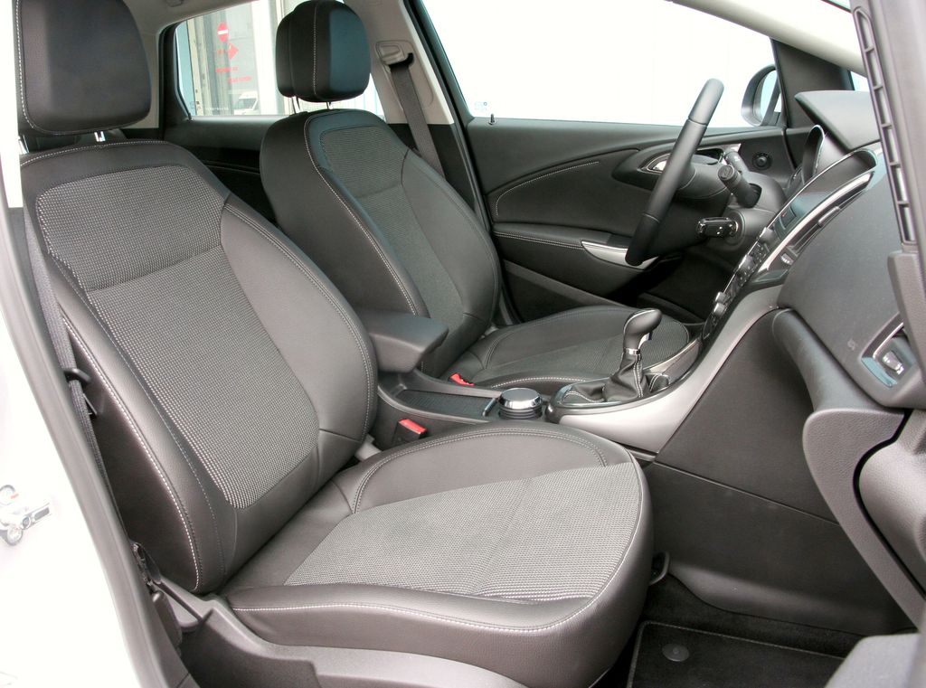 OPEL ASTRA J