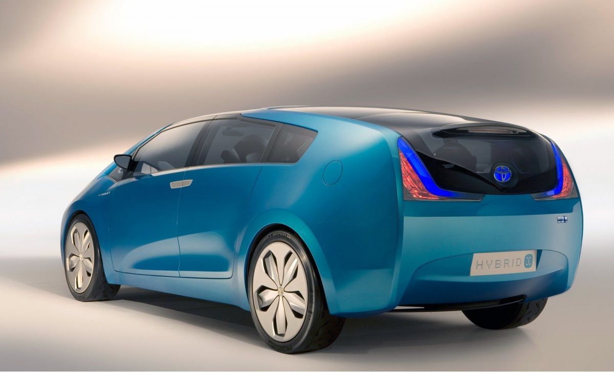 TOYOTA PRIUS
