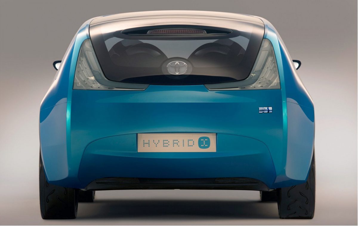 TOYOTA PRIUS