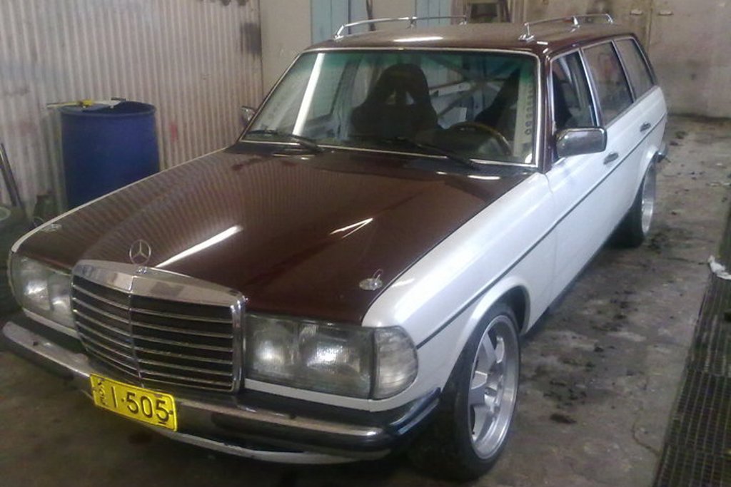 MERCEDES-BENZ