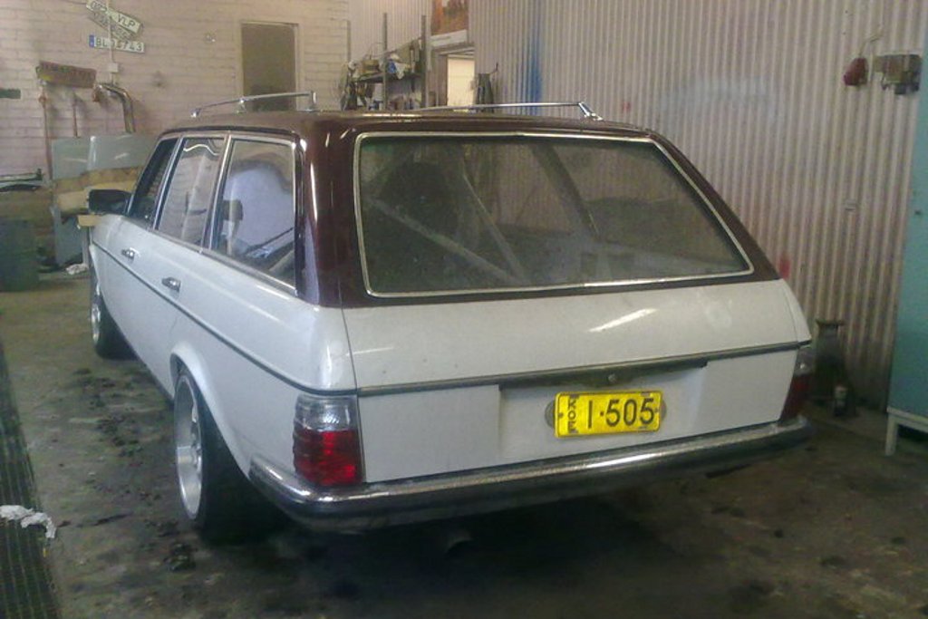 MERCEDES-BENZ