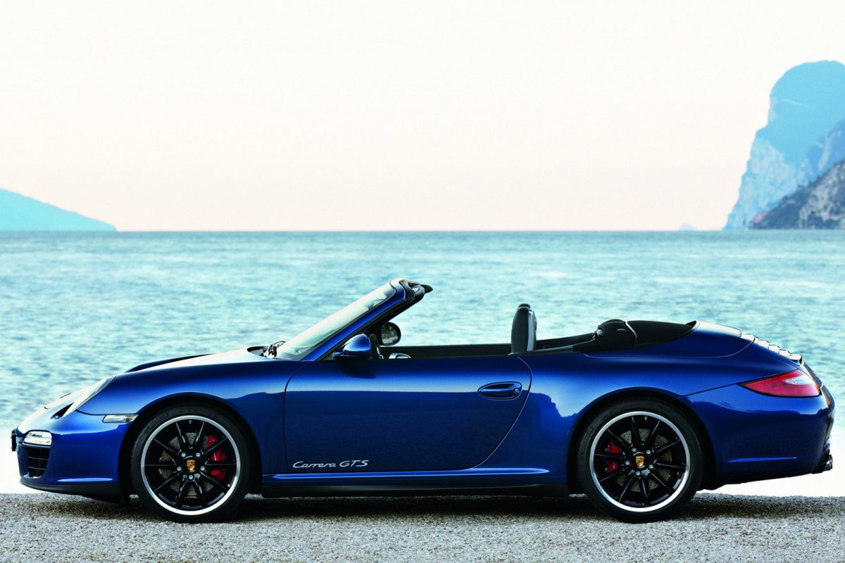 PORSCHE