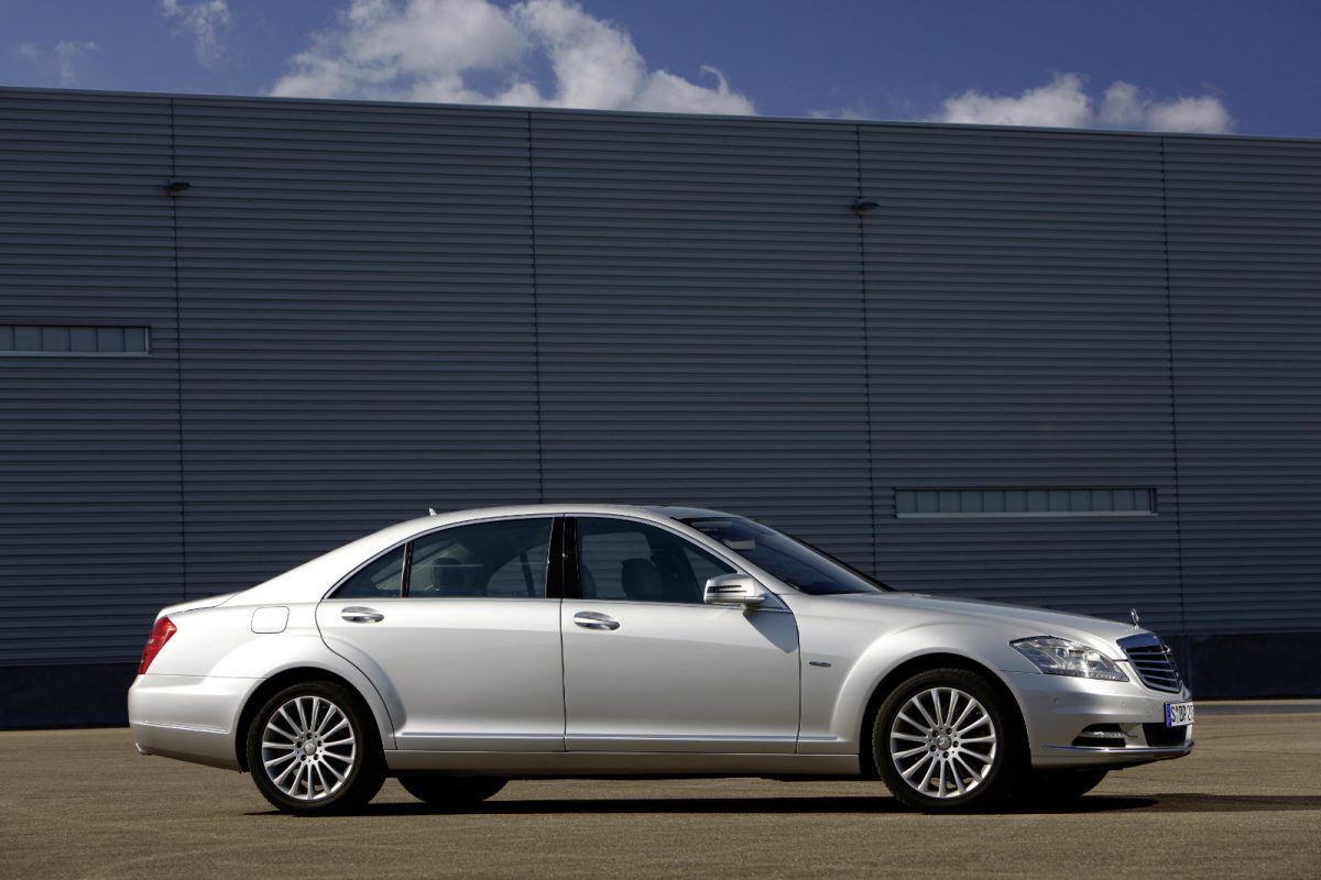 MERCEDES-BENZ