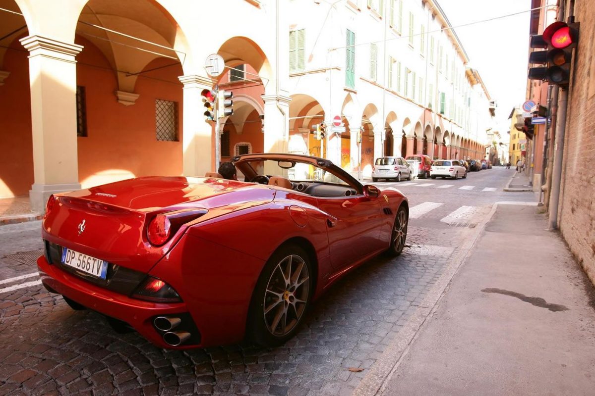 FERRARI CALIFORNIA