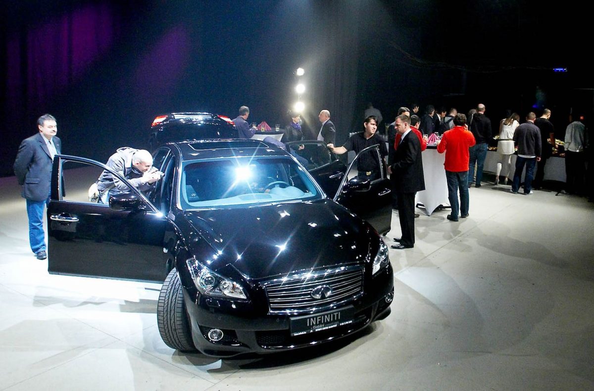 INFINITI M30