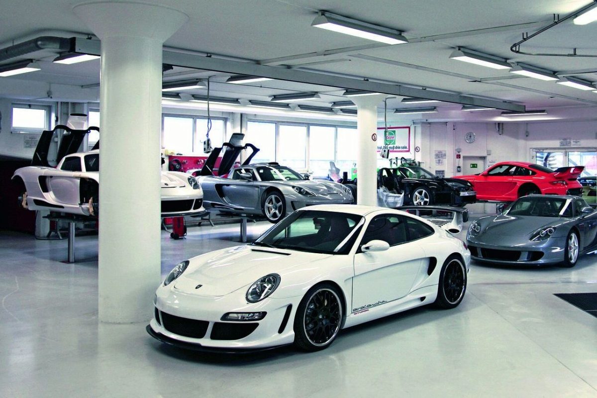 PORSCHE 911