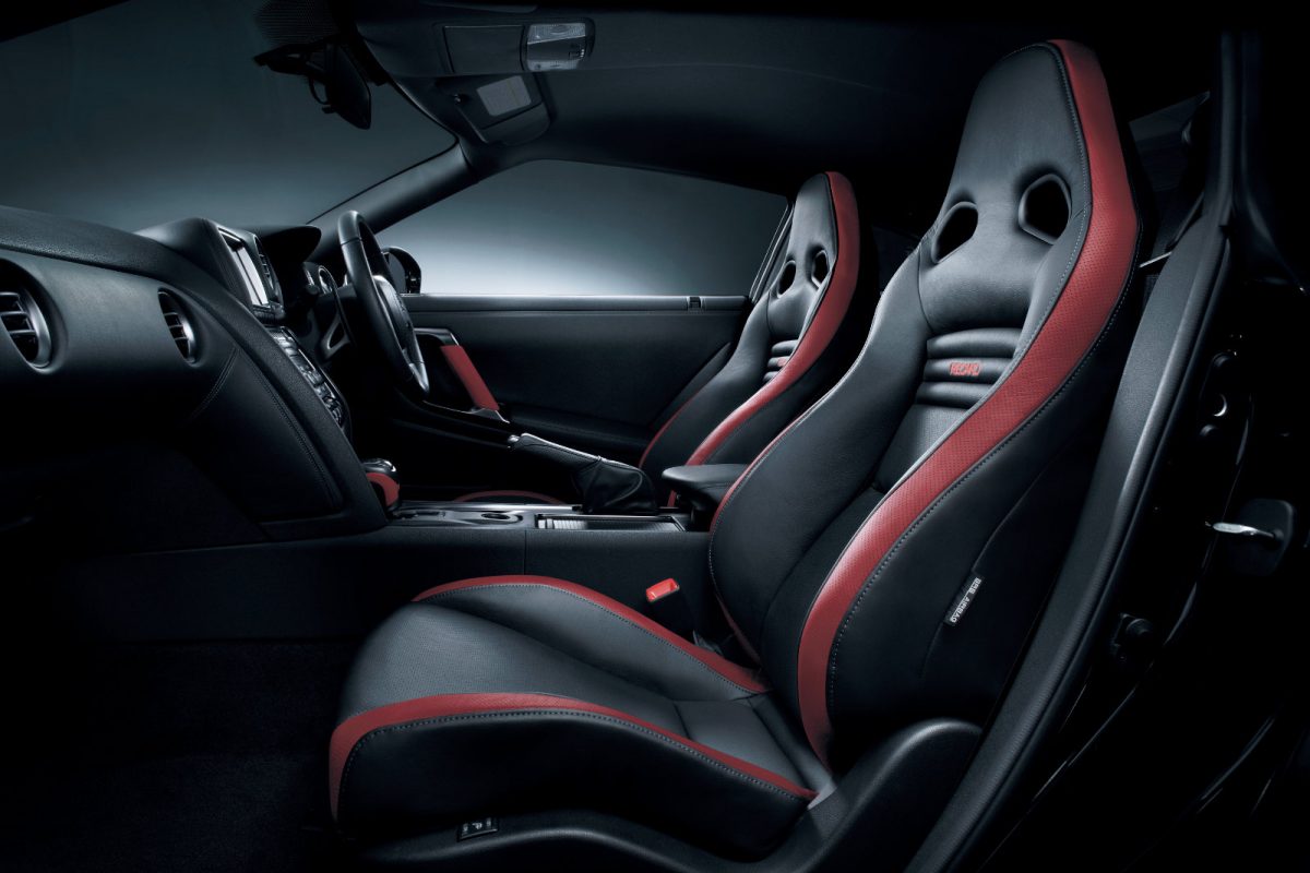NISSAN GT-R