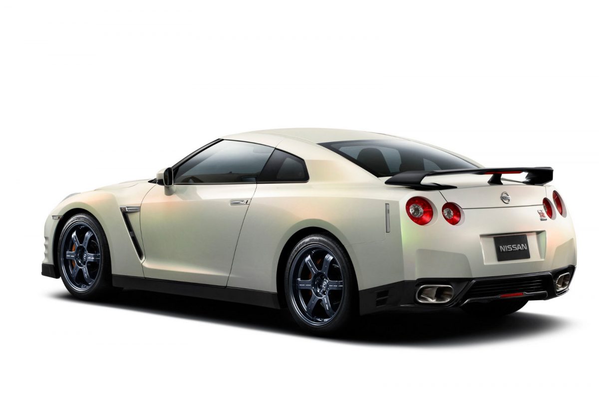 NISSAN GT-R