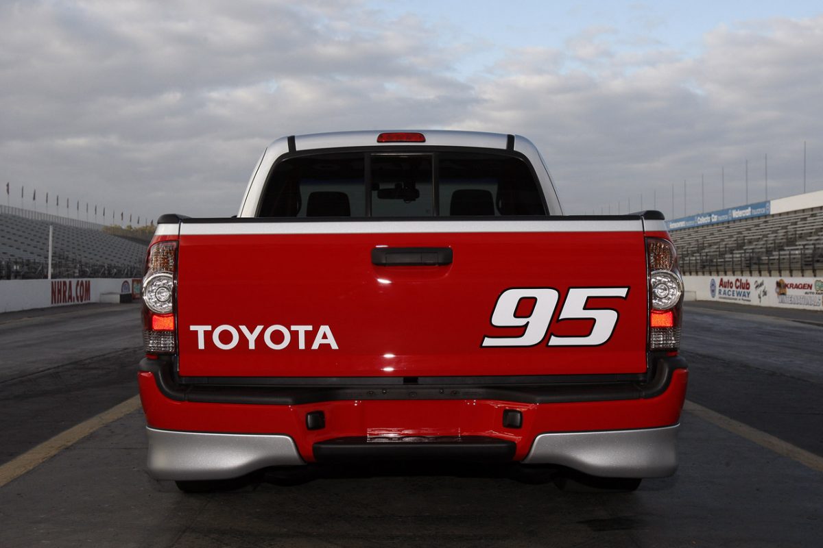 TOYOTA TACOMA
