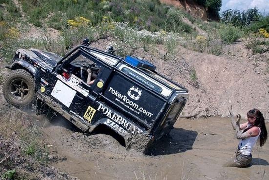 LAND ROVER DEFENDER