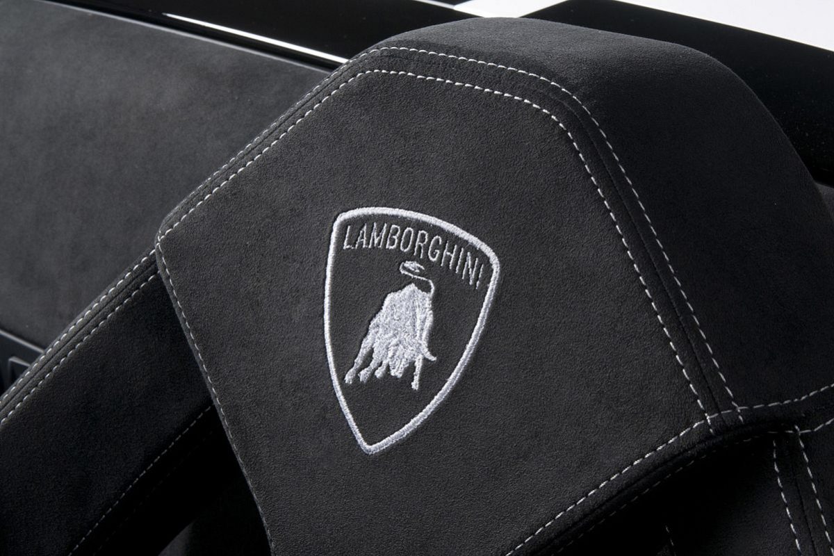 LAMBORGHINI