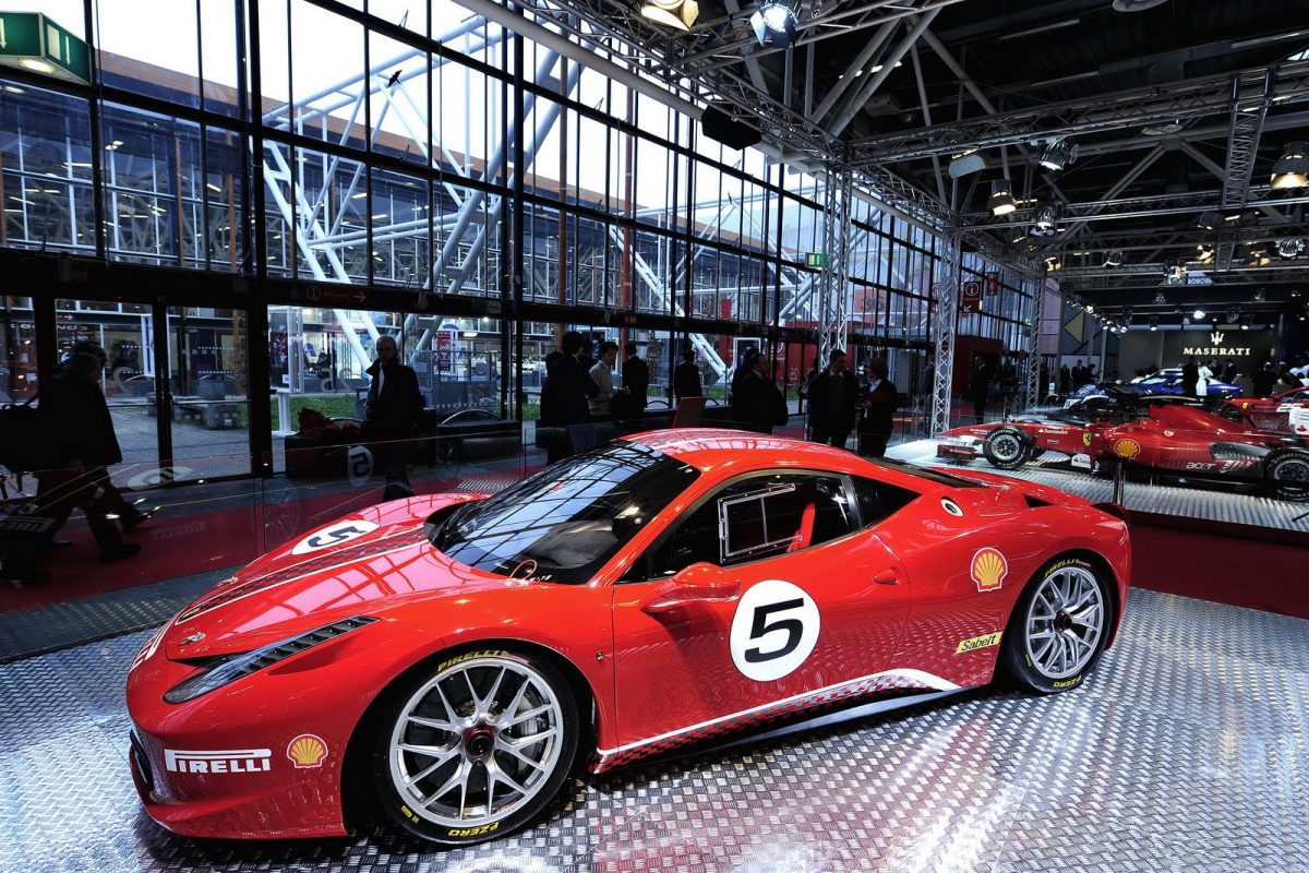 FERRARI 458