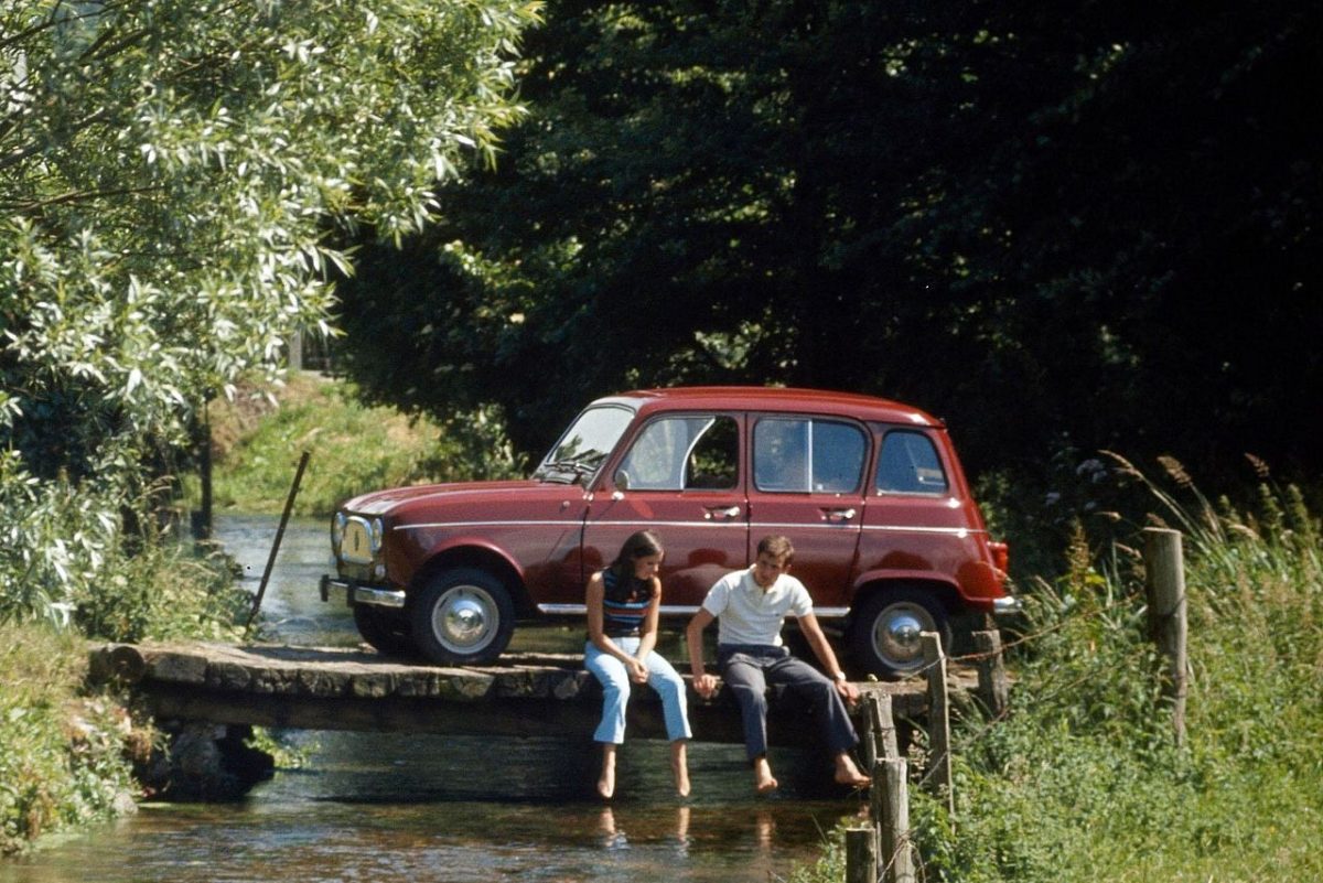 RENAULT R 4