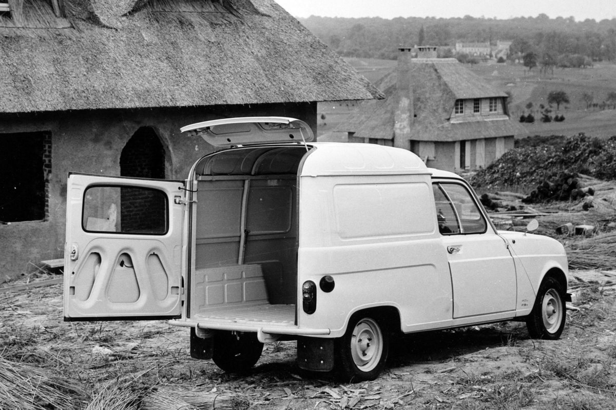 RENAULT R 4