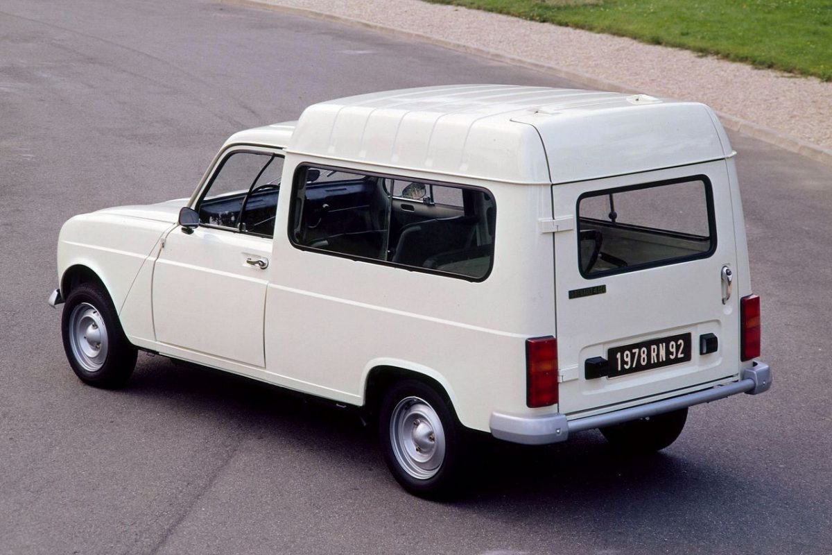 RENAULT R 4