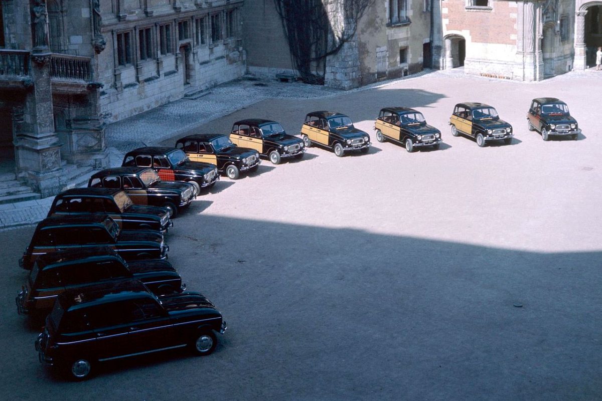RENAULT R 4