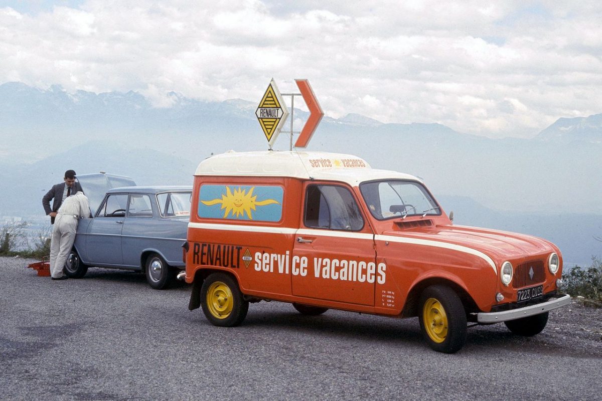 RENAULT R 4