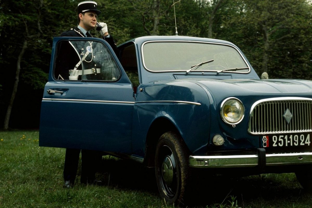 RENAULT R 4