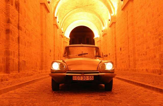 A Citroen DS és a fűtéscsap esete 35 fokban