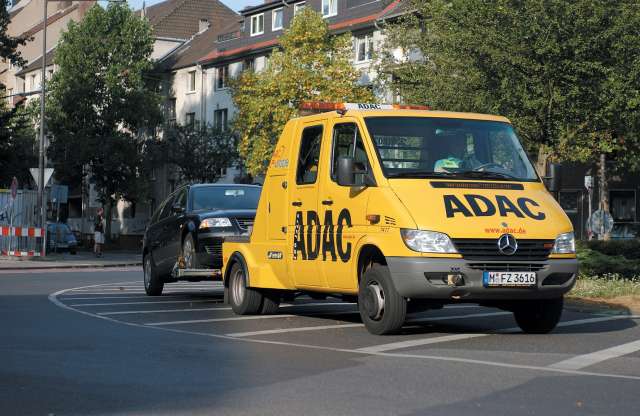 Gondoskodó állam, vagy rendőrállam?
