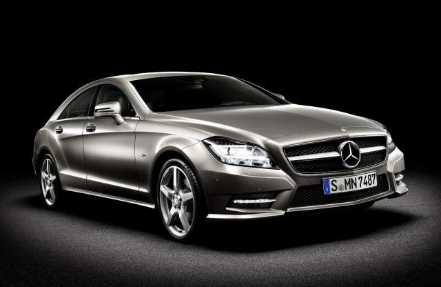 Kémfotó, prospektus, Párizs, avagy a Mercedes CLS debütálásának állomásai