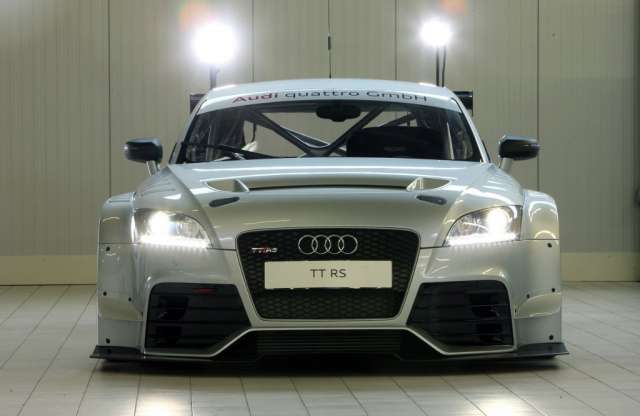 Gonosz Audi TT RS versenyautó