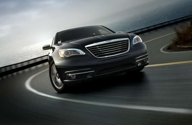 Erős Sebring modellfrissítés eredménye a Chrysler 200
