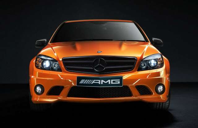 Ugye nem nézed kukásautónak a narancssárga Mercedes C 63 AMG-t?