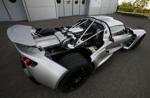 1200 lóerős Lotus