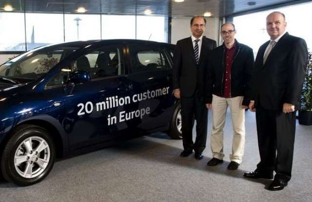 Átadták a húszmilliomodik Toyotát Európában