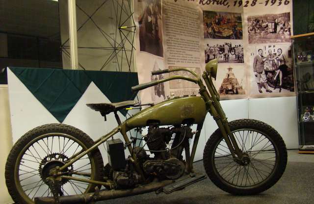 Harleyval a Föld körül 1928-36