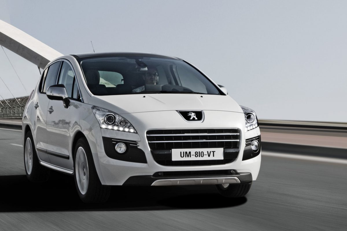 PEUGEOT 3008