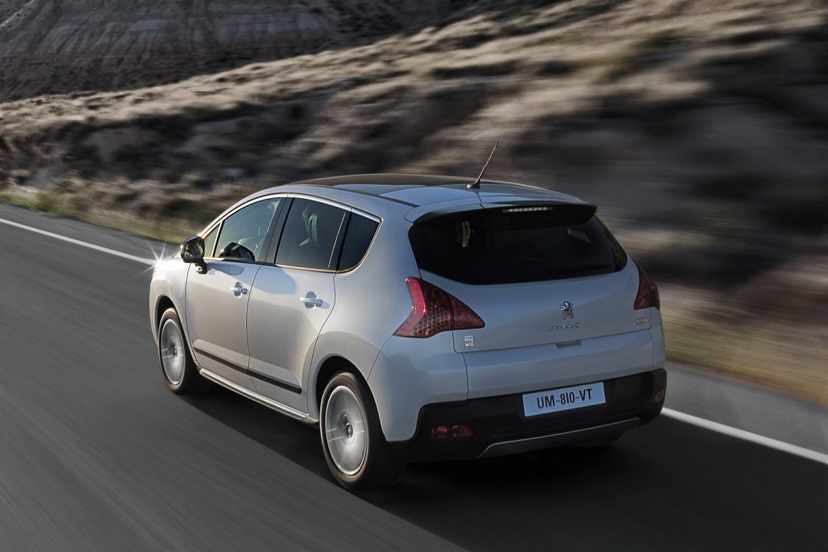 PEUGEOT 3008
