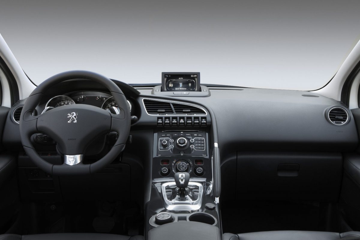 PEUGEOT 3008