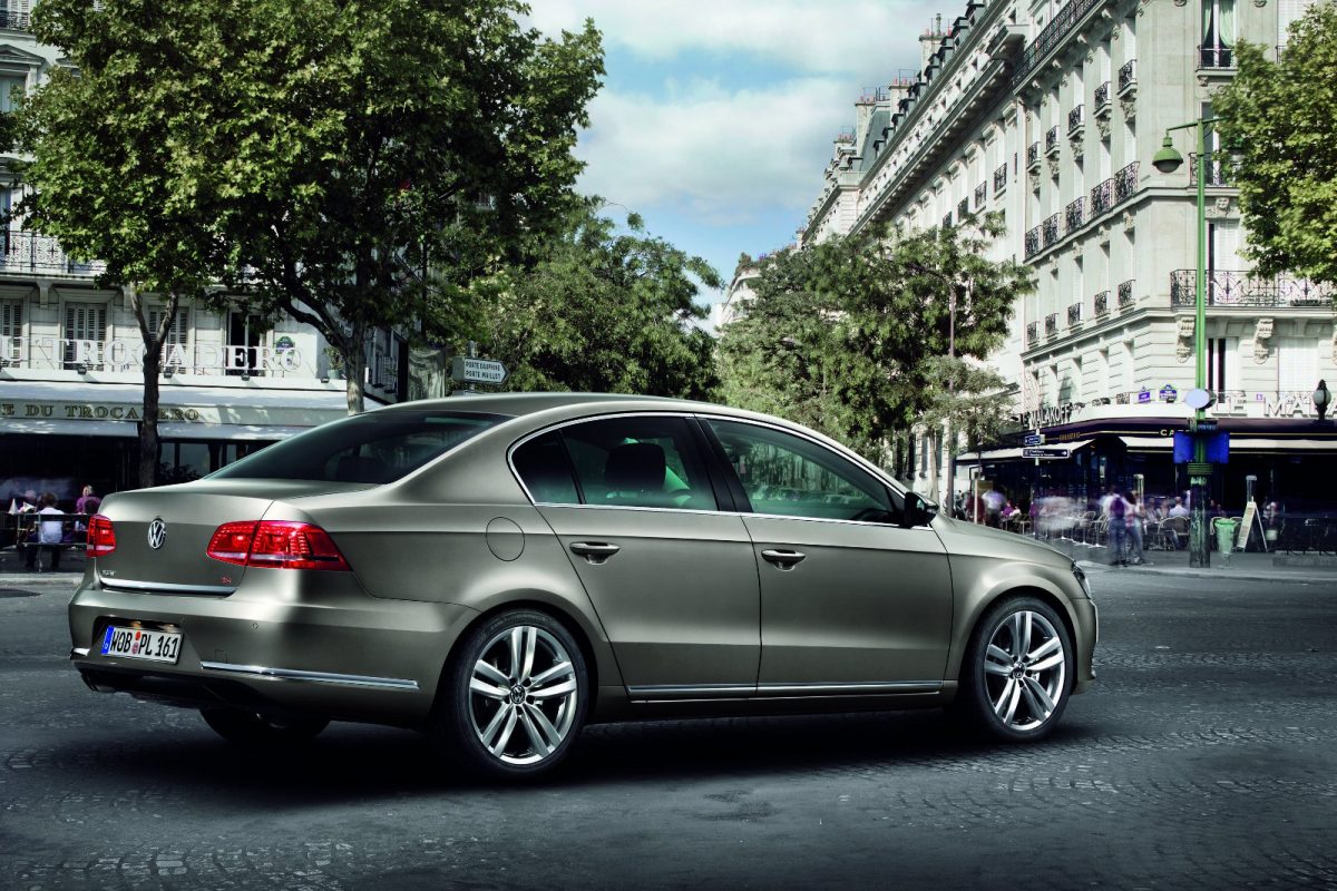 VOLKSWAGEN PASSAT