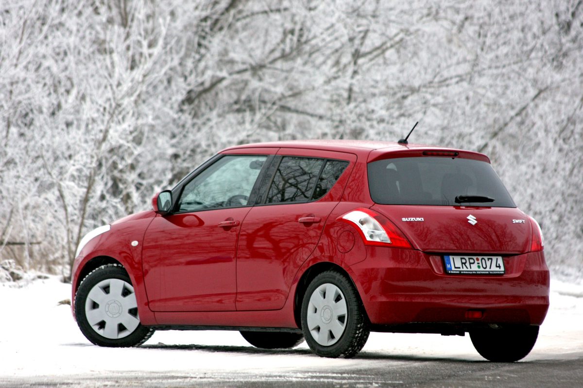SUZUKI SWIFT