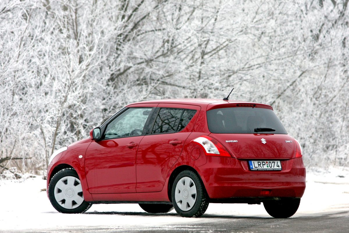 SUZUKI SWIFT