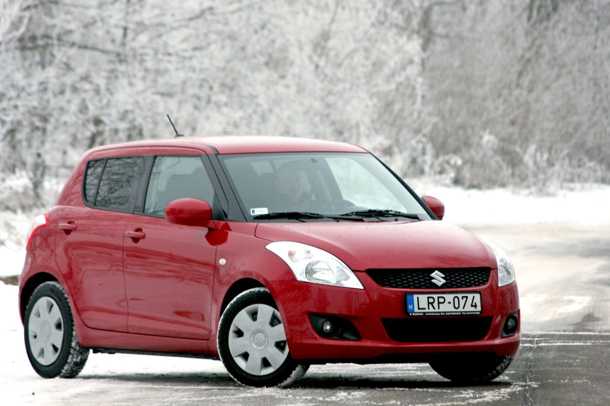 SUZUKI SWIFT