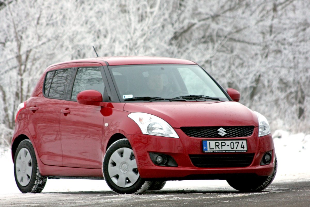 SUZUKI SWIFT