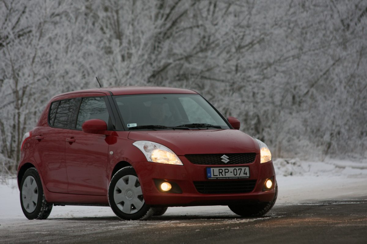 SUZUKI SWIFT