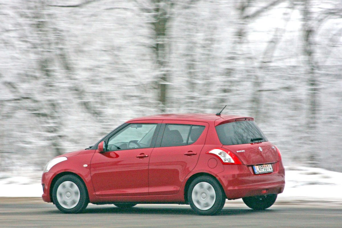 SUZUKI SWIFT
